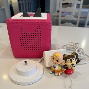 Pink Toniebox with Charger - EUC - includes dog and Cocomelon